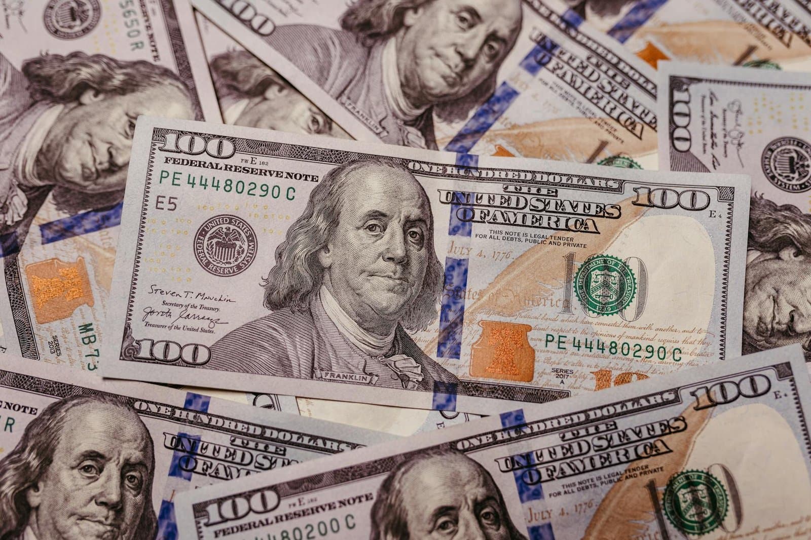 India’s Foreign Exchange Reserves Jump by $12.588 Billion to Reach $704.885 Billion, Marking First Time Over $700 Billion