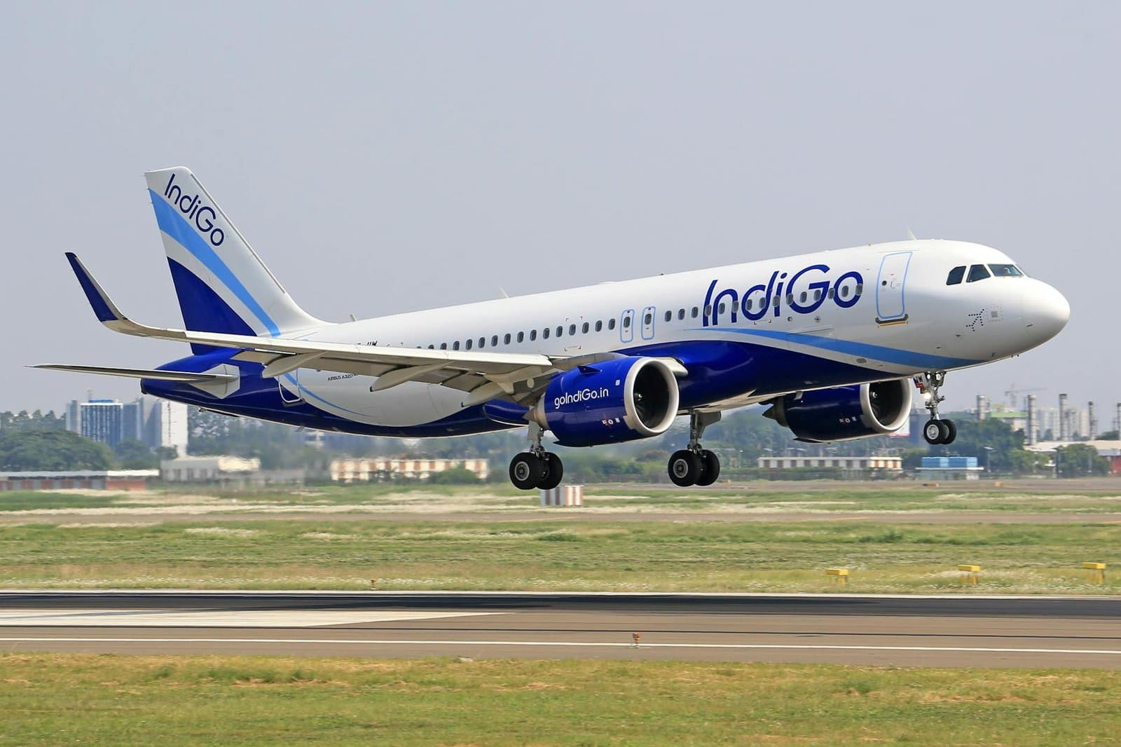 India State Refiners Hold ATF Prices; Airlines Cut Flights on Cost Pressure