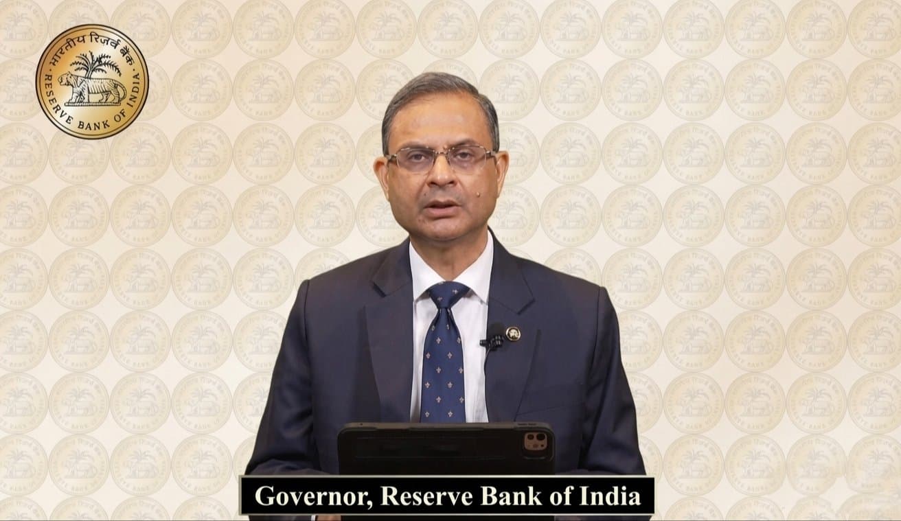 RBI Governor Calms Markets as Rupee Stays Near Record Low Amid Oil Surge