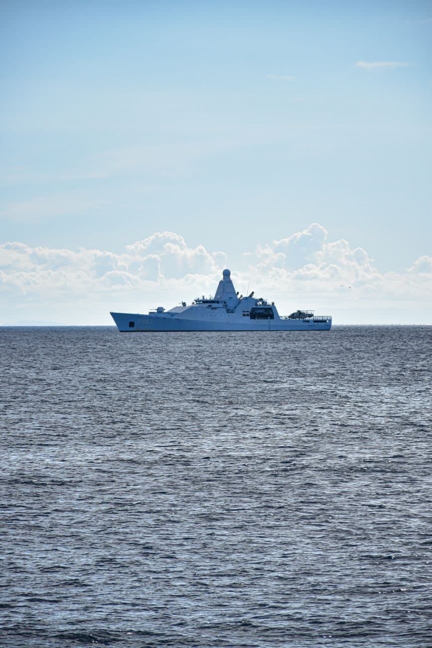 US Launches Fresh Iran Strikes as Strait of Hormuz Conflict Escalates