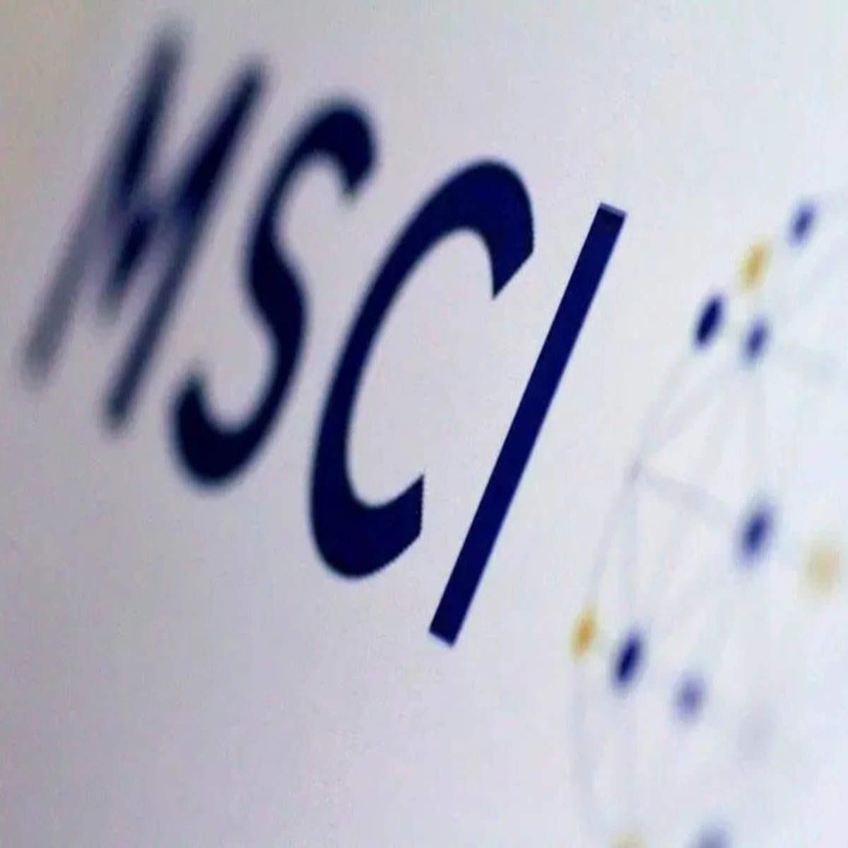 Market Turbulence: E Fund Suspends Trading in MSCI US 50 ETF Amid Premium Concerns