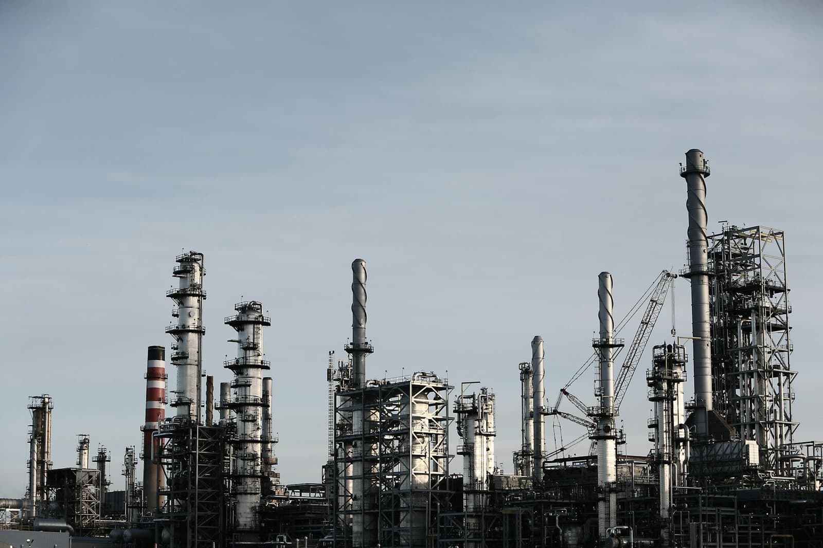 Government Likely to Cut APM Gas Allocation for CGD, Impacting IGL and MGL