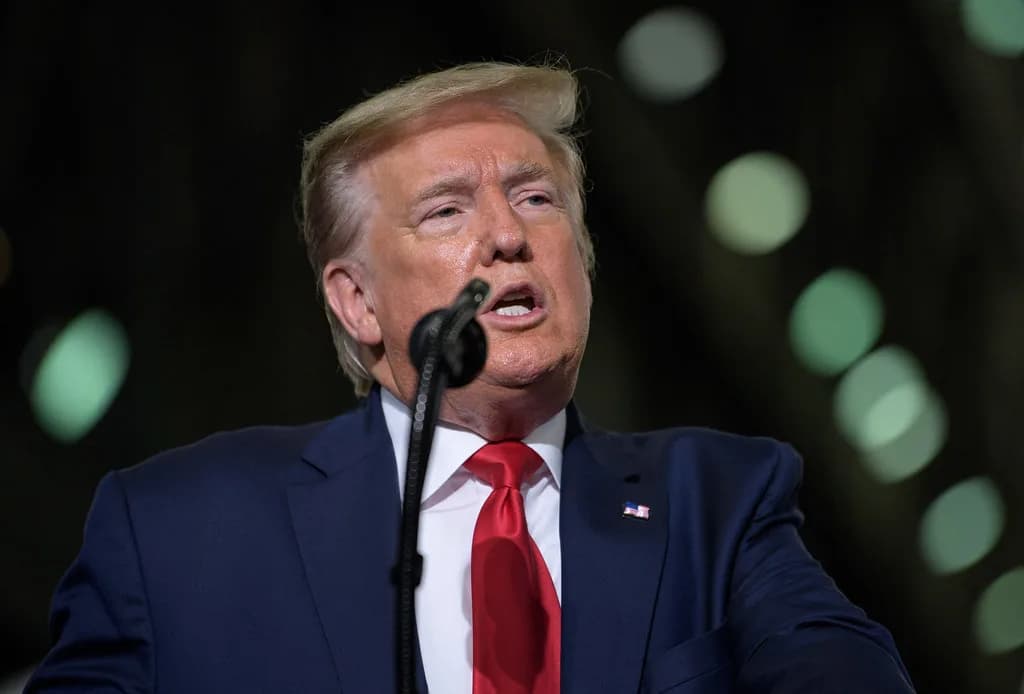 Trump Threatens 30% Tariffs on EU and Mexico Over Trade Deficits and Policy Disputes