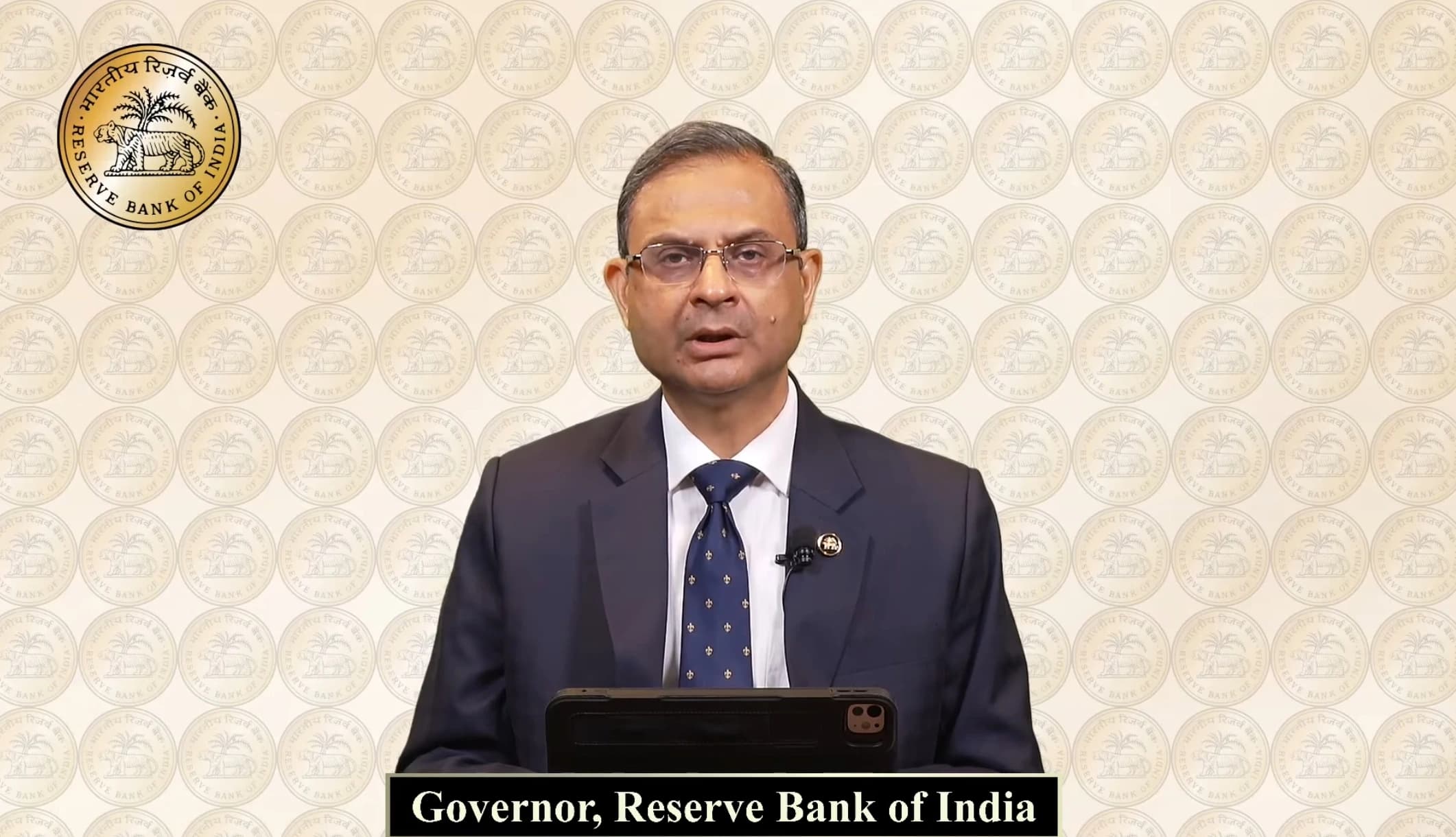 RBI Sees Inflation Risks Easing, Rules Out Immediate Rate Hike